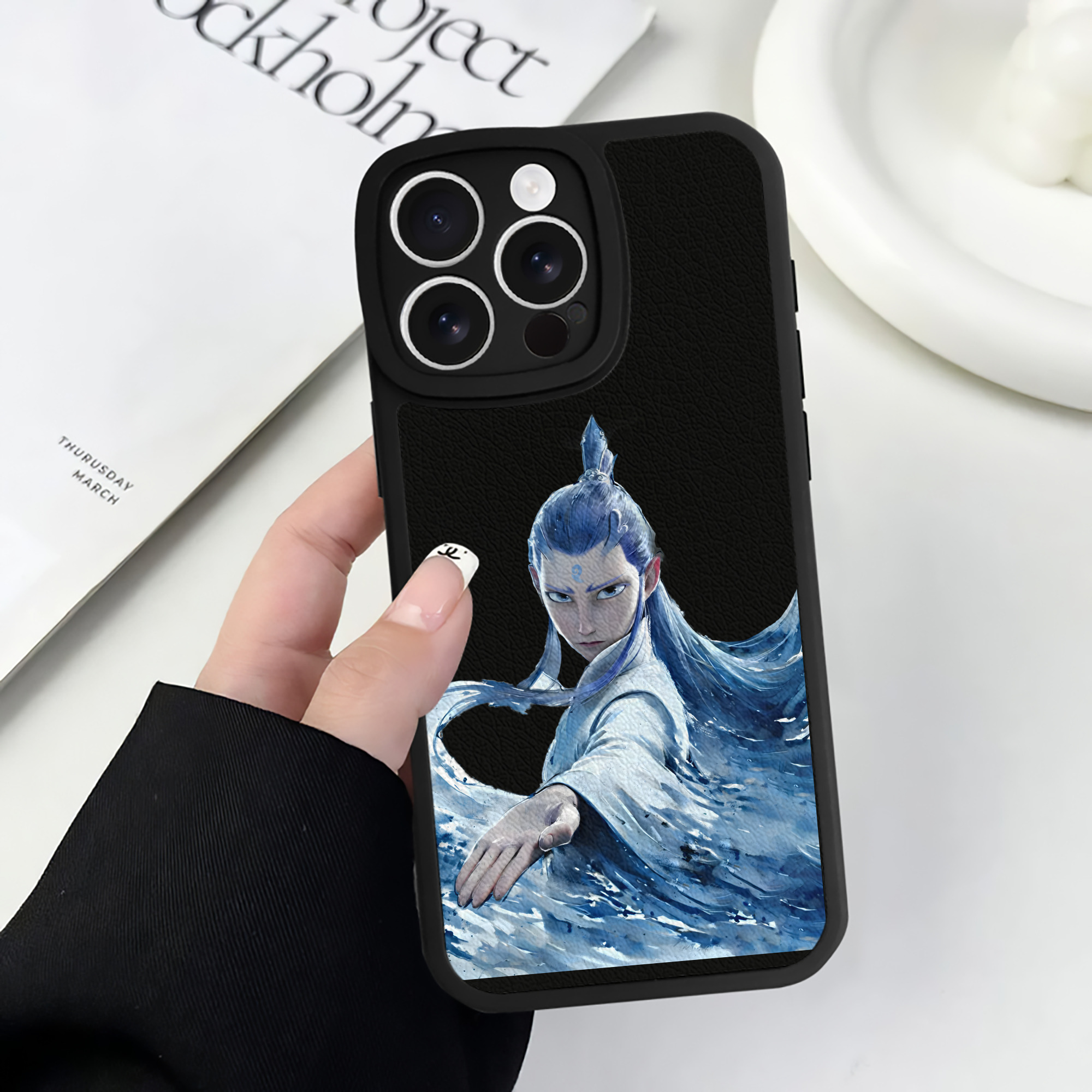 （画像用） Ne Zha 2 ナタ 魔童の大暴れ 【iPhone 16シリーズ対応】シリコンスマホケース（レザー調） 材質：シリコン